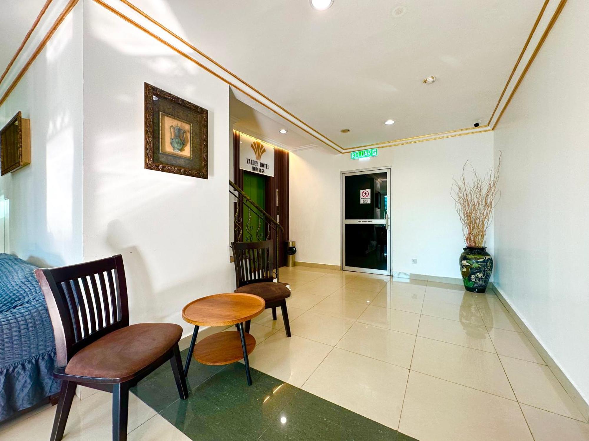 Valley Hotel Кота Кинабалу Екстериор снимка