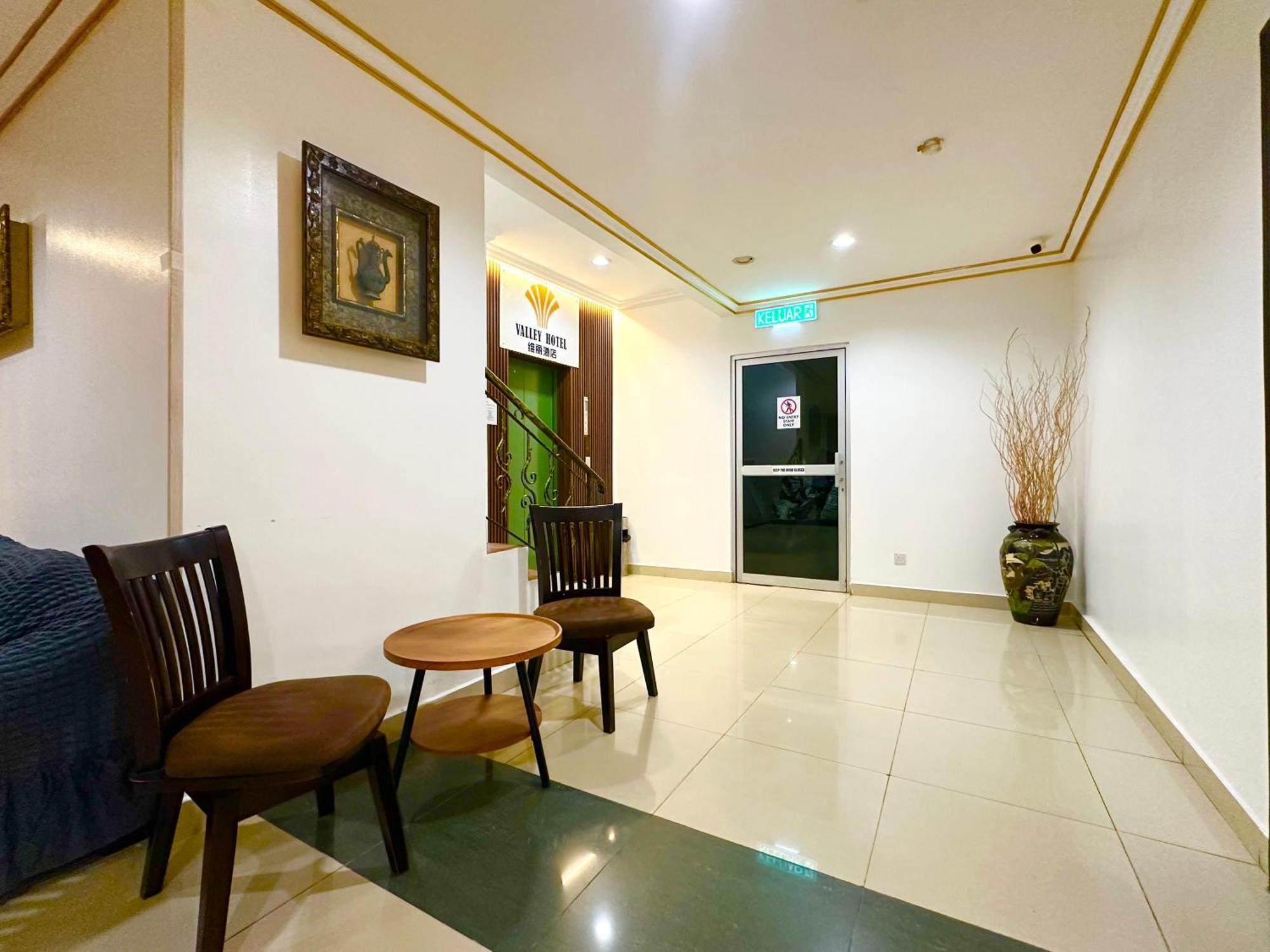 Valley Hotel Кота Кинабалу Екстериор снимка