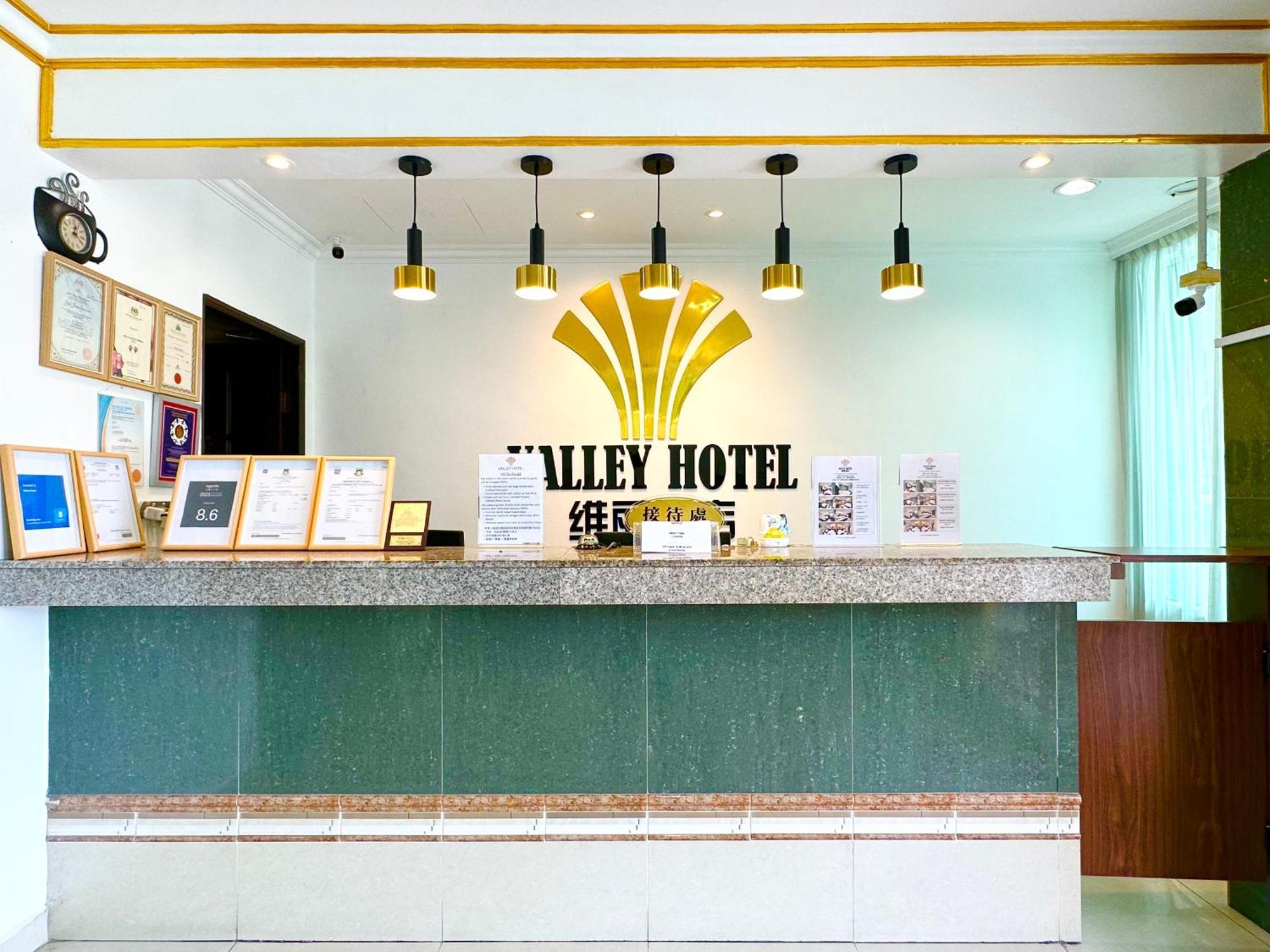 Valley Hotel Кота Кинабалу Екстериор снимка